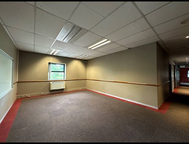 382.60M² OFFICE TO LET IN WOODMEAD